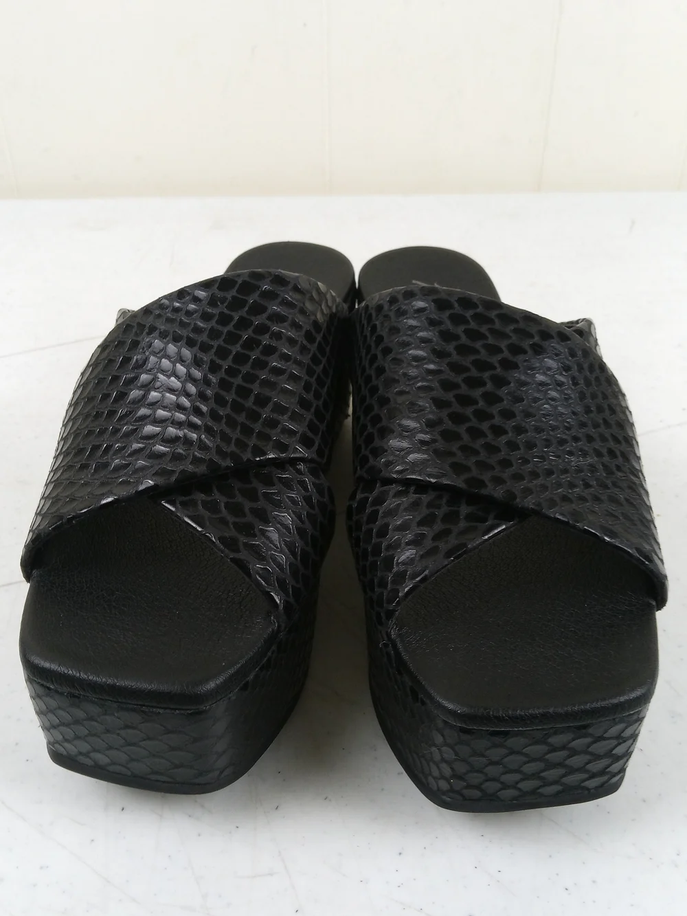 Matisse Holden Platform Slide Sandals Black Snake Embossed Leather Slip On 7